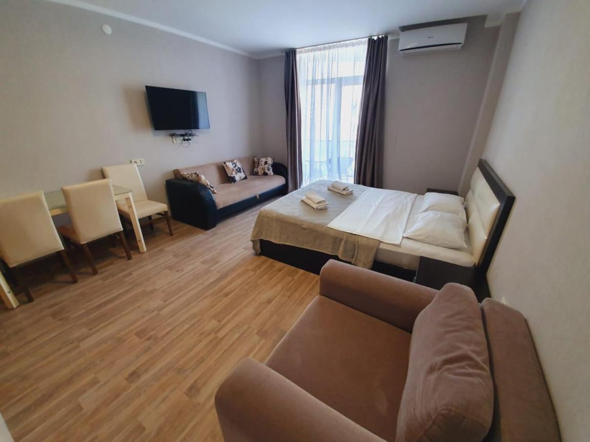 Royal Apartments Batumi Exterior photo
