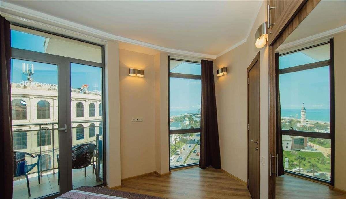Royal Apartments Batumi Exterior photo