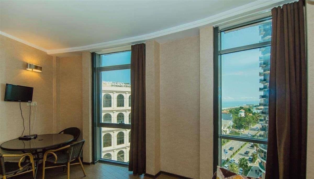 Royal Apartments Batumi Exterior photo