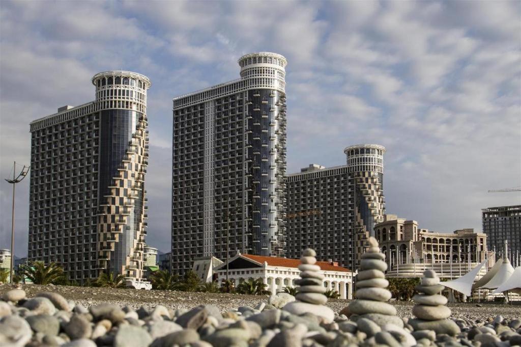 Royal Apartments Batumi Exterior photo