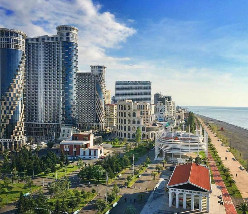 Royal Apartments Batumi Exterior photo