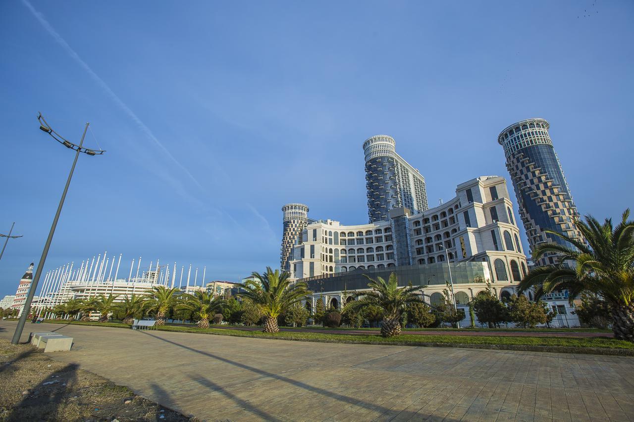 Royal Apartments Batumi Exterior photo