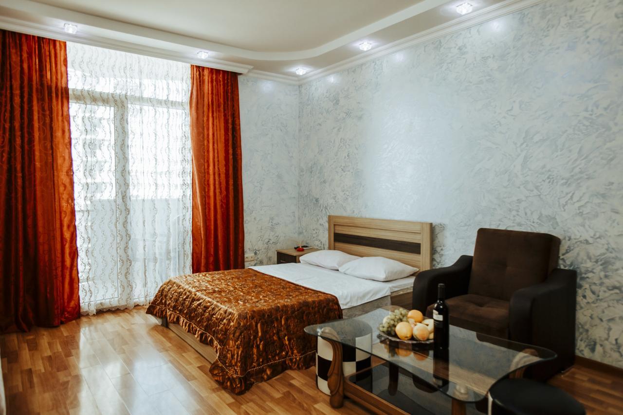 Royal Apartments Batumi Exterior photo
