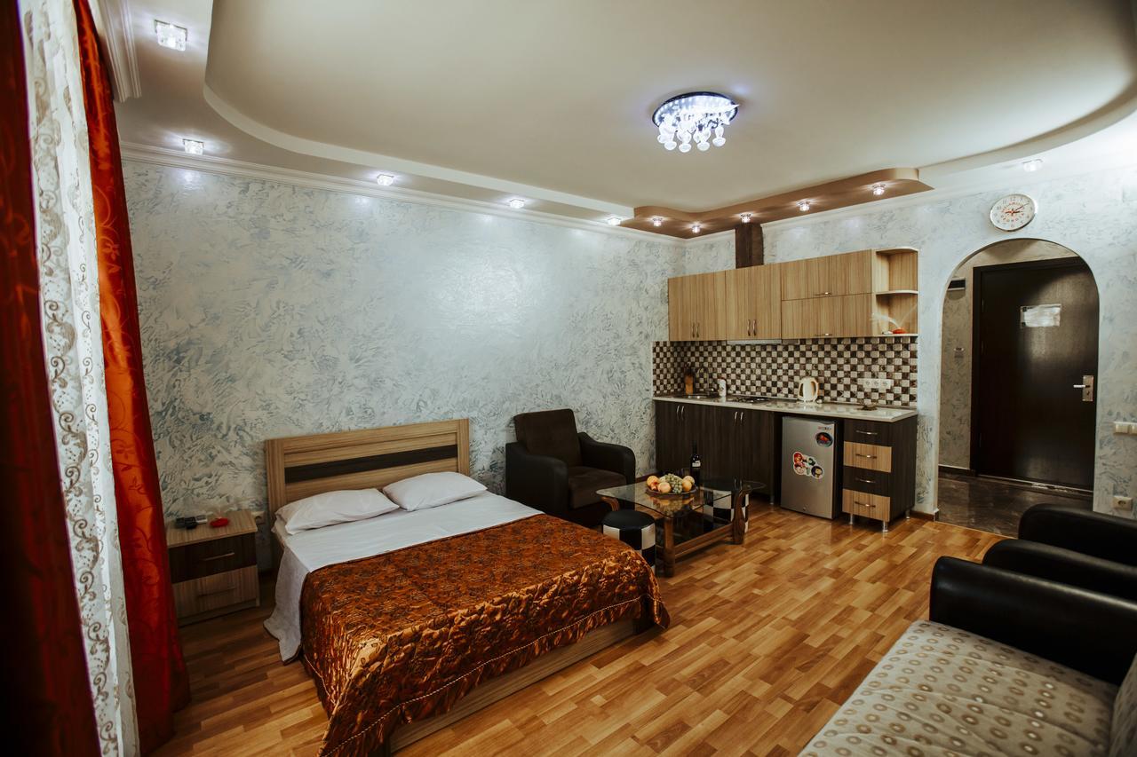 Royal Apartments Batumi Exterior photo