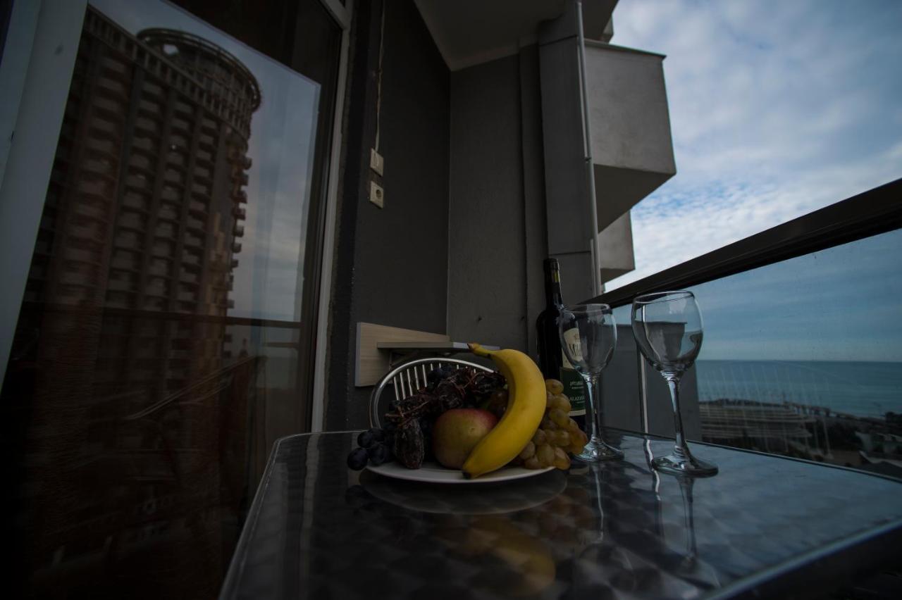 Royal Apartments Batumi Exterior photo