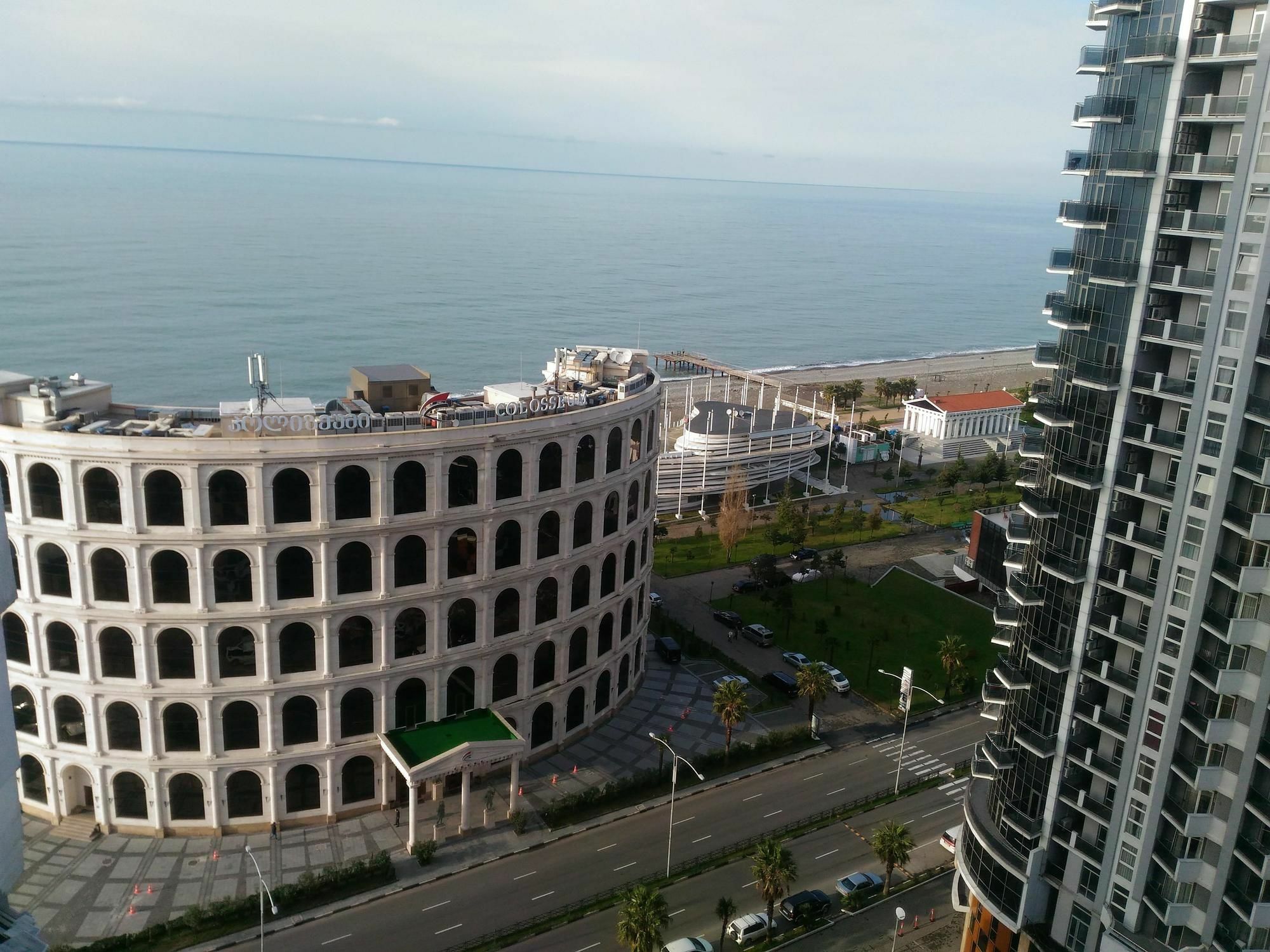 Royal Apartments Batumi Exterior photo